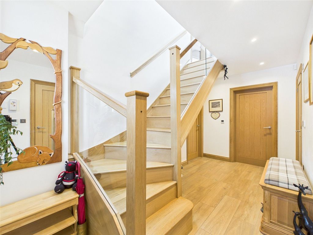 Property photo 2 of 16 Picture No. 01