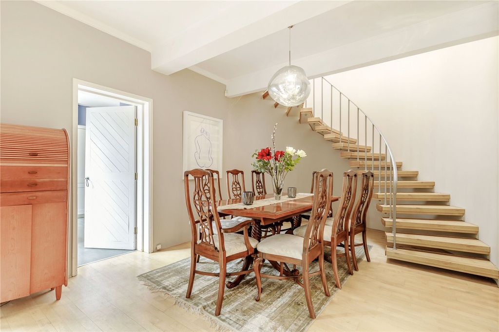 Property photo 3 of 18 Dining Room