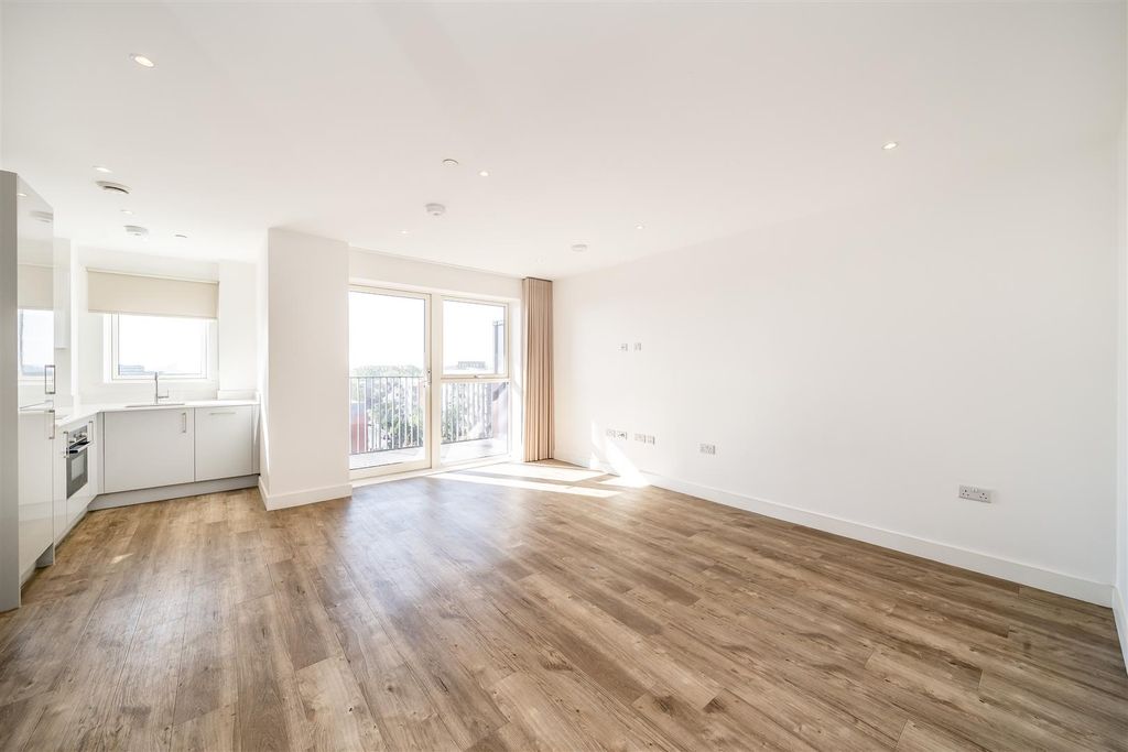 Property photo 2 of 6