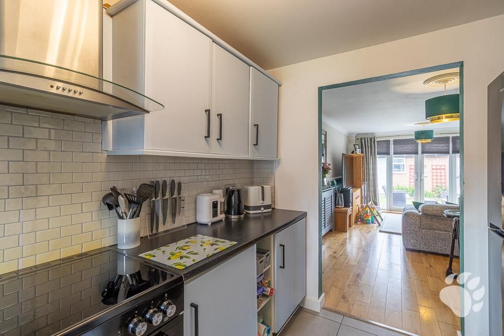 Property photo 2 of 19 Kitchen