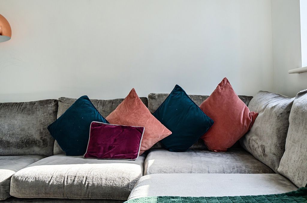 Property photo 3 of 19 1418396-10-699ee2...