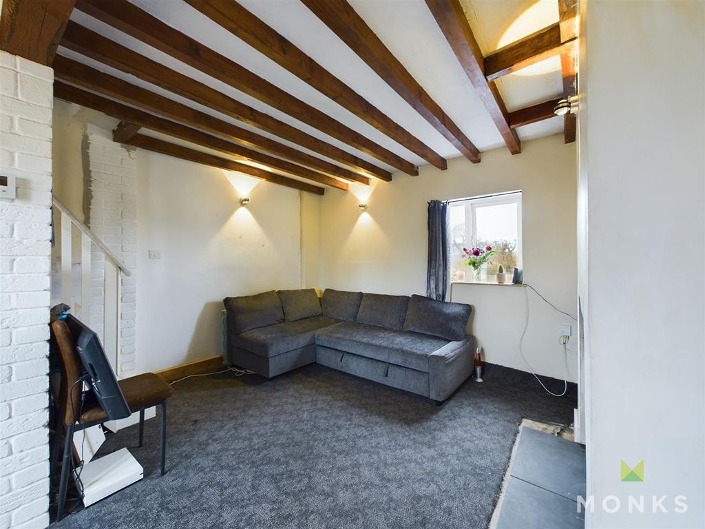 Property photo 2 of 14 Lounge