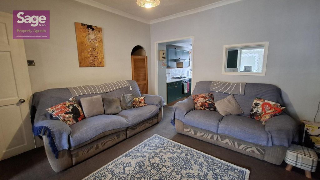 Property photo 2 of 30