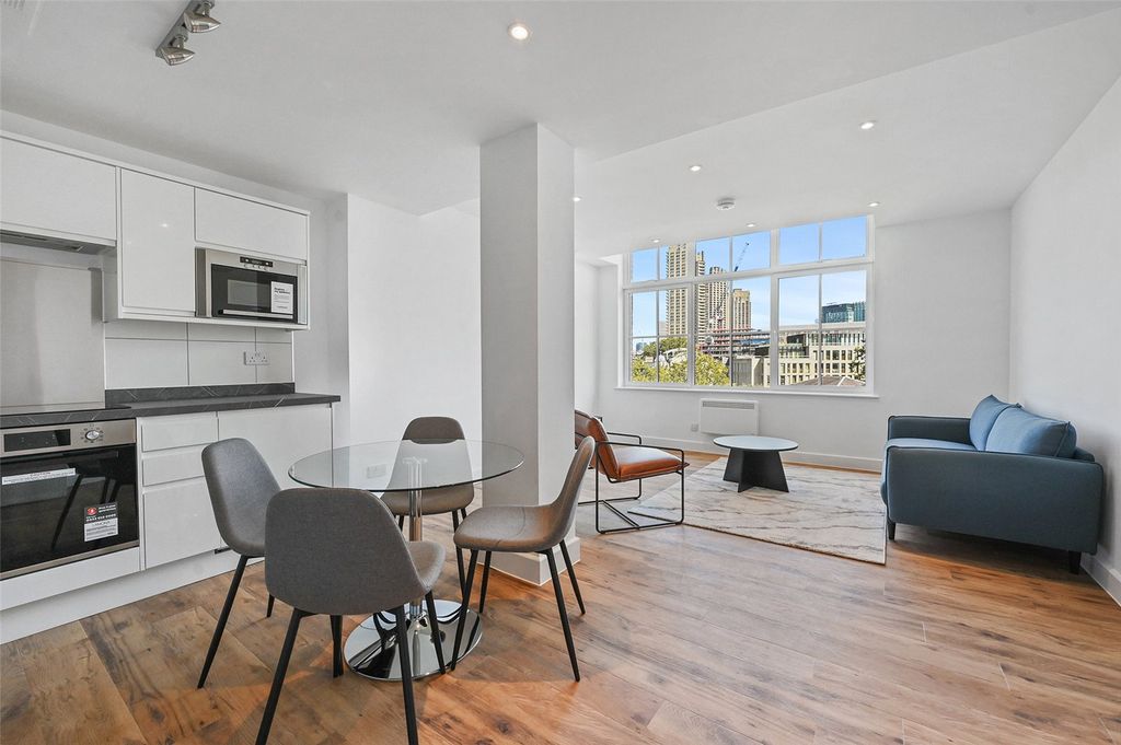 Property photo 3 of 13 Reception/ Kitchen