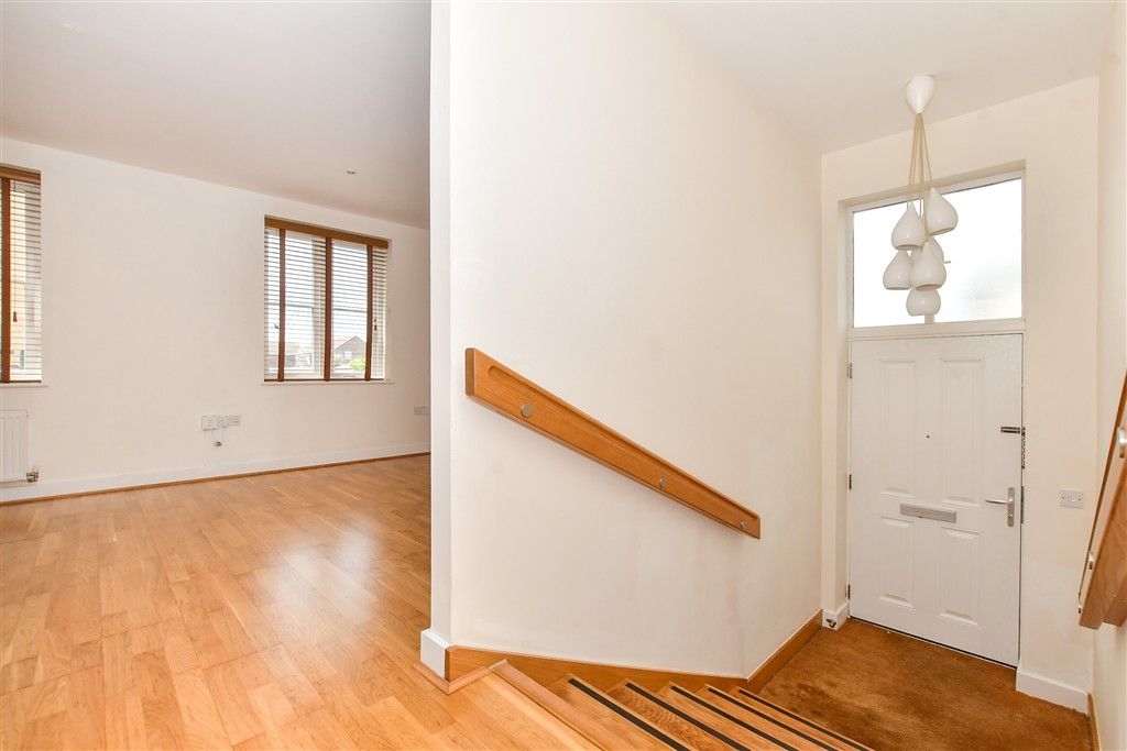 Property photo 3 of 11 Entrance Hall