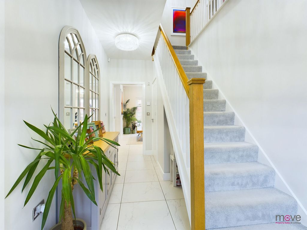 Property photo 2 of 39
