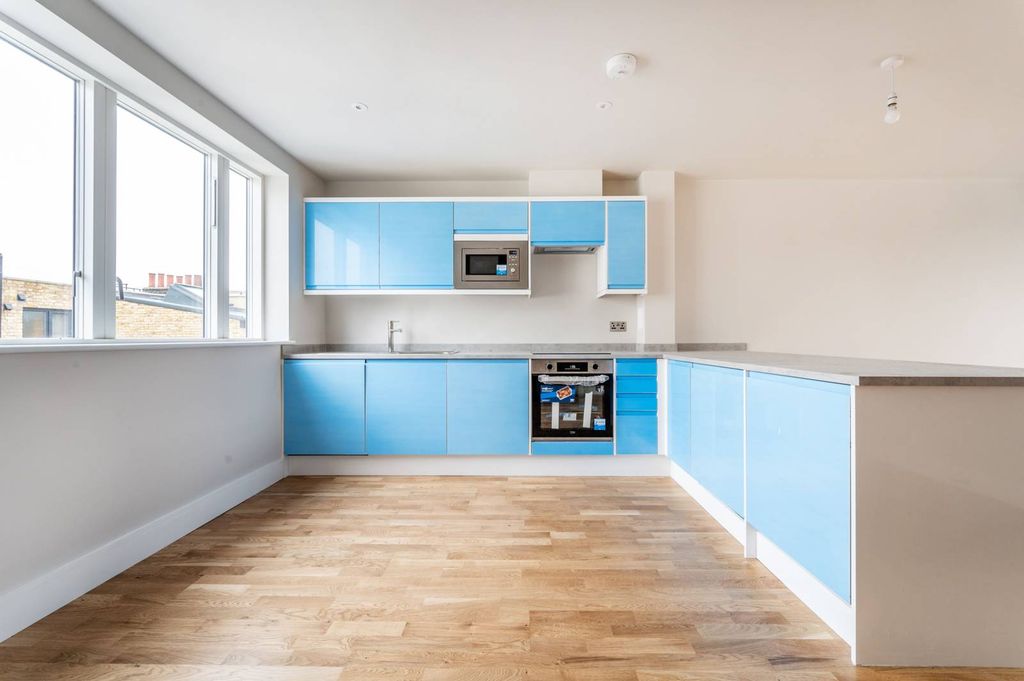 Property photo 2 of 8