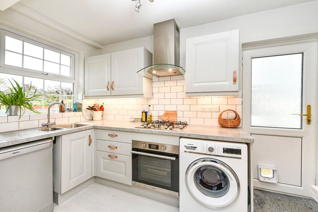 Property photo 2 of 19 Picture No. 05