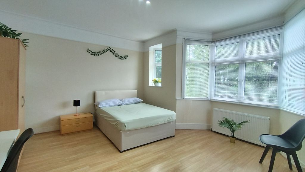 Property photo 3 of 15 Bedroom