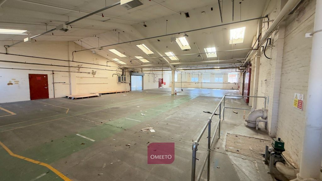 Property photo 3 of 11 Warehouse To Rent