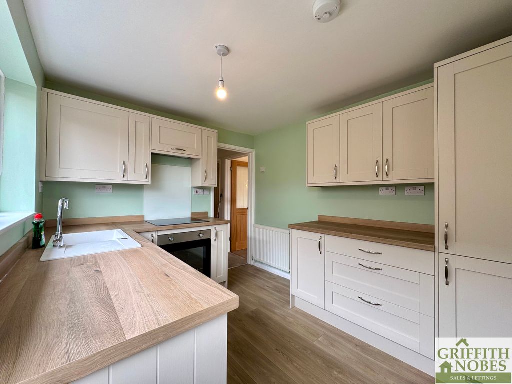 Property photo 2 of 34 Kitchen