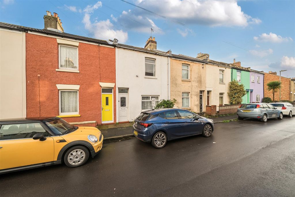 Property photo 2 of 15 Exterior