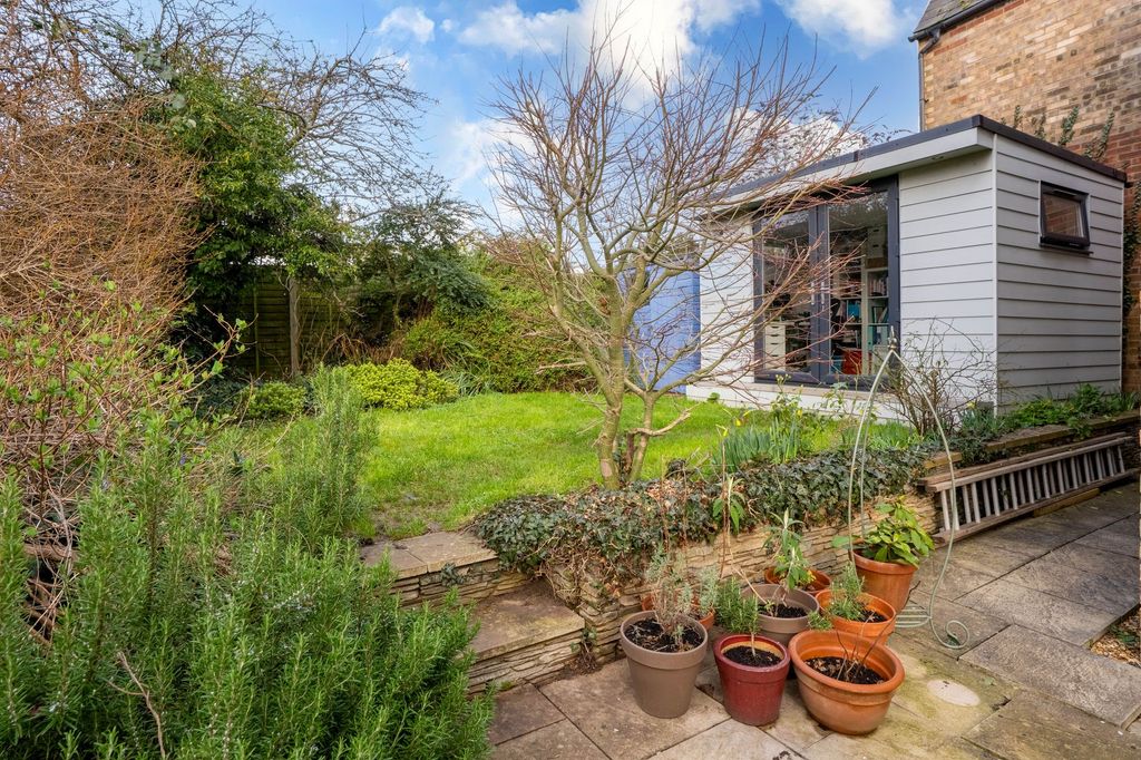 Property photo 3 of 18