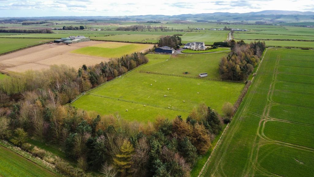 Property photo 2 of 73