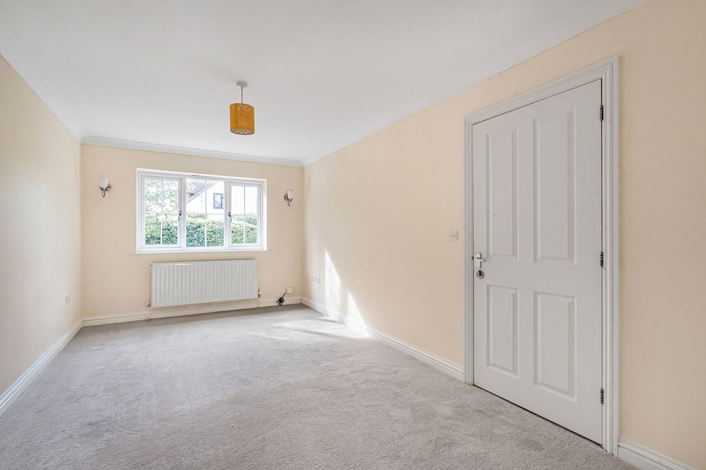 Property photo 2 of 20 7_93554