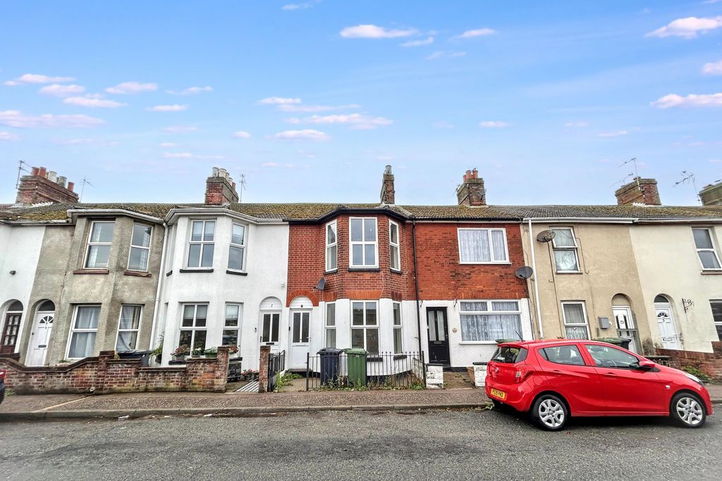 Property photo 1 of 11 6 Admiralty Road, Great Yarmouth, Norfolk, Nr30 3Dg