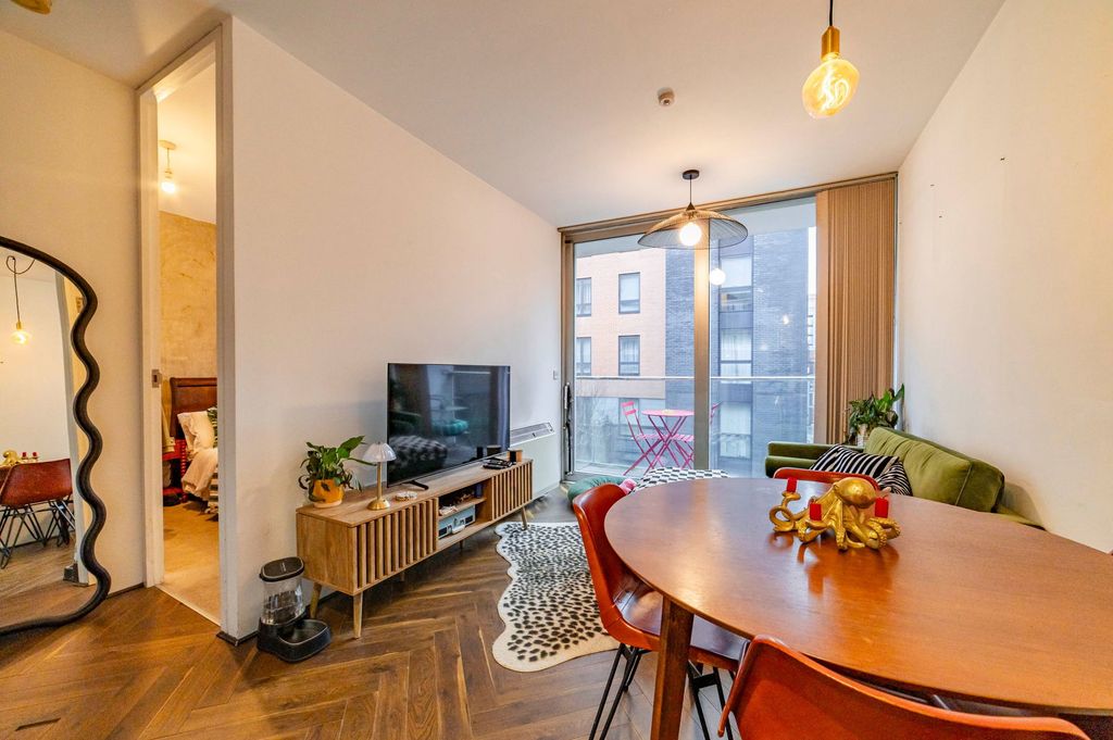 Property photo 3 of 18