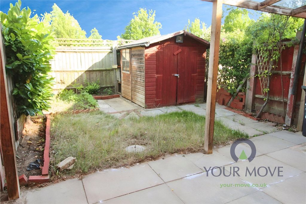 Property photo 2 of 12 Garden