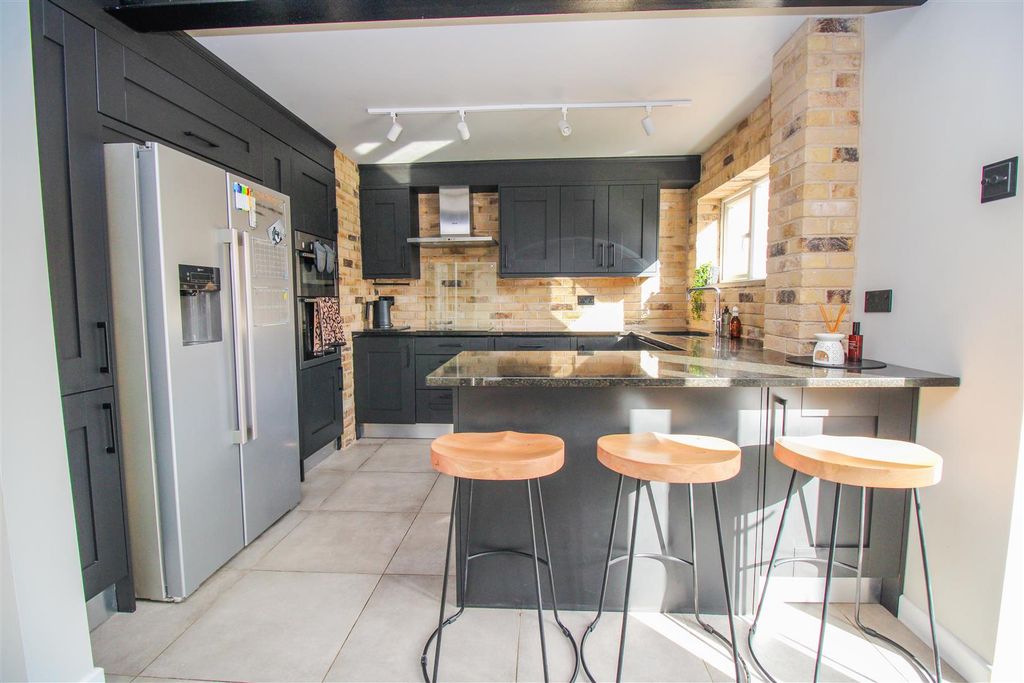 Property photo 3 of 16 Img_1692.Jpg