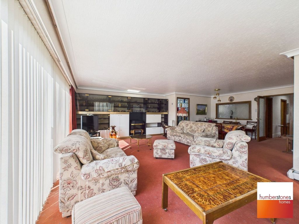 Property photo 3 of 28