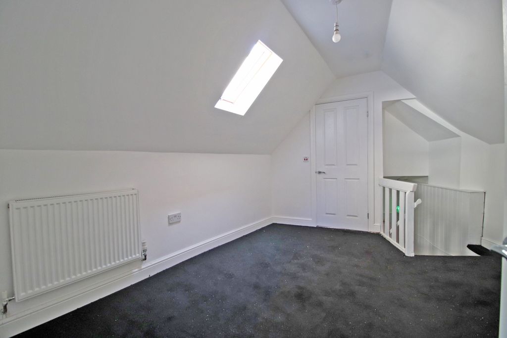Property photo 3 of 6