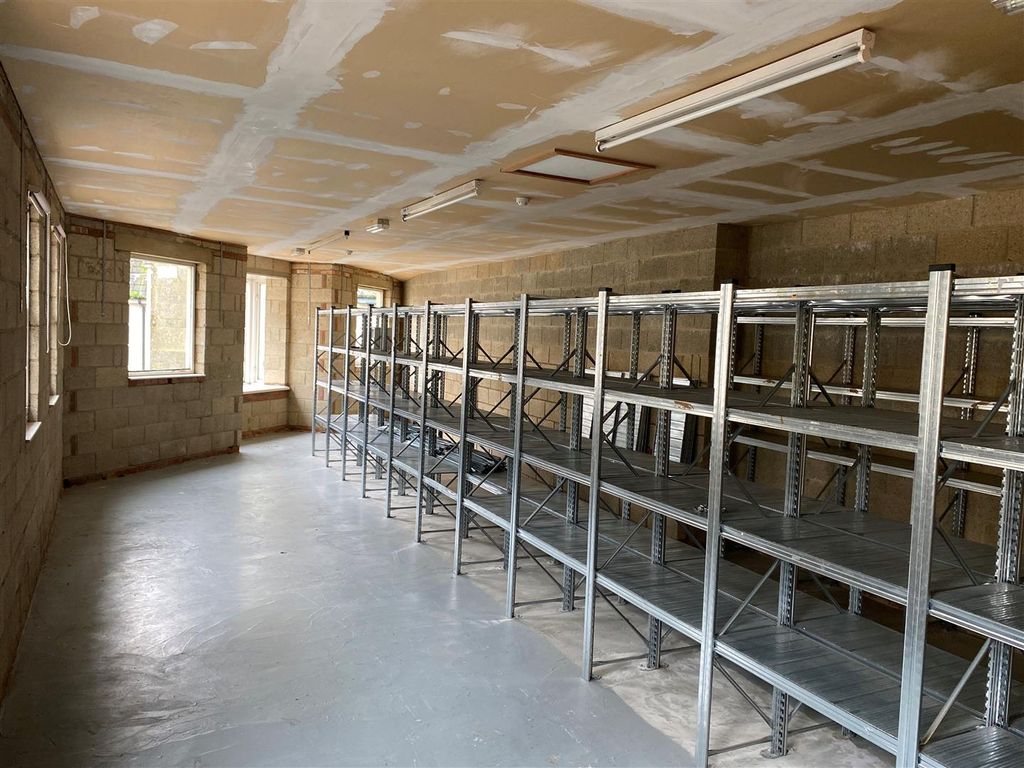Property photo 3 of 6 Internal 2.Jpg