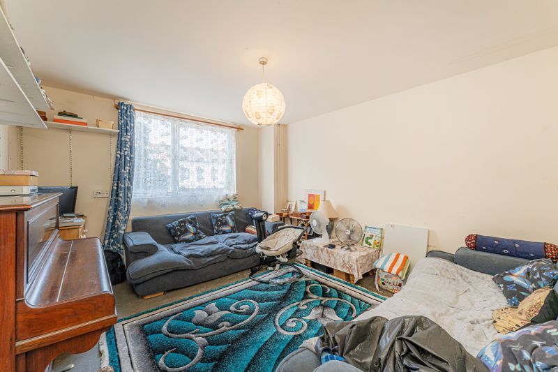 Property photo 3 of 11 Photo 6