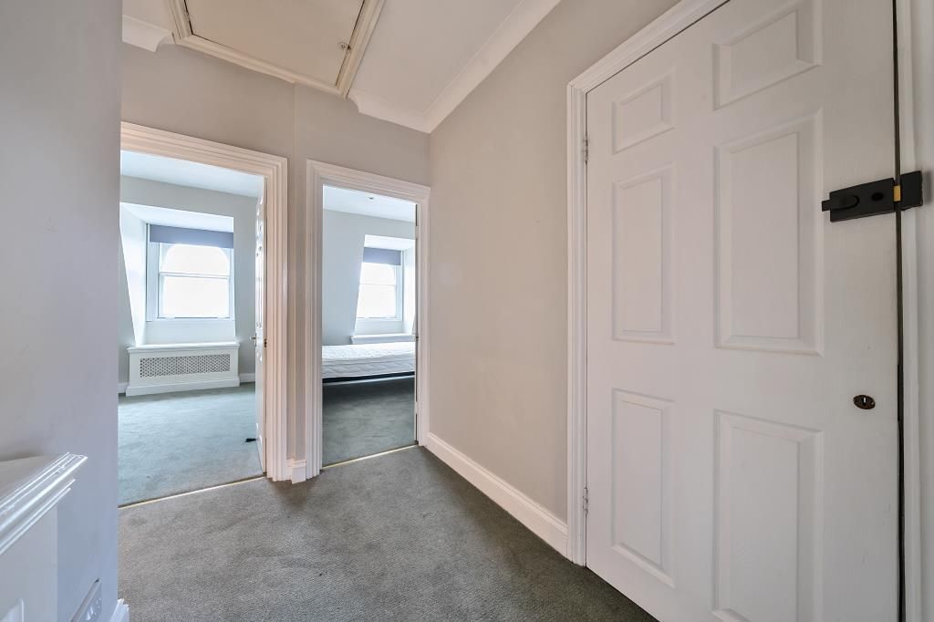 Property photo 3 of 17 Hallway