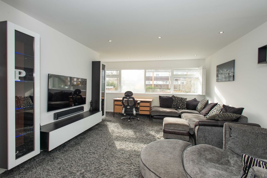 Property photo 1 of 26 Reception