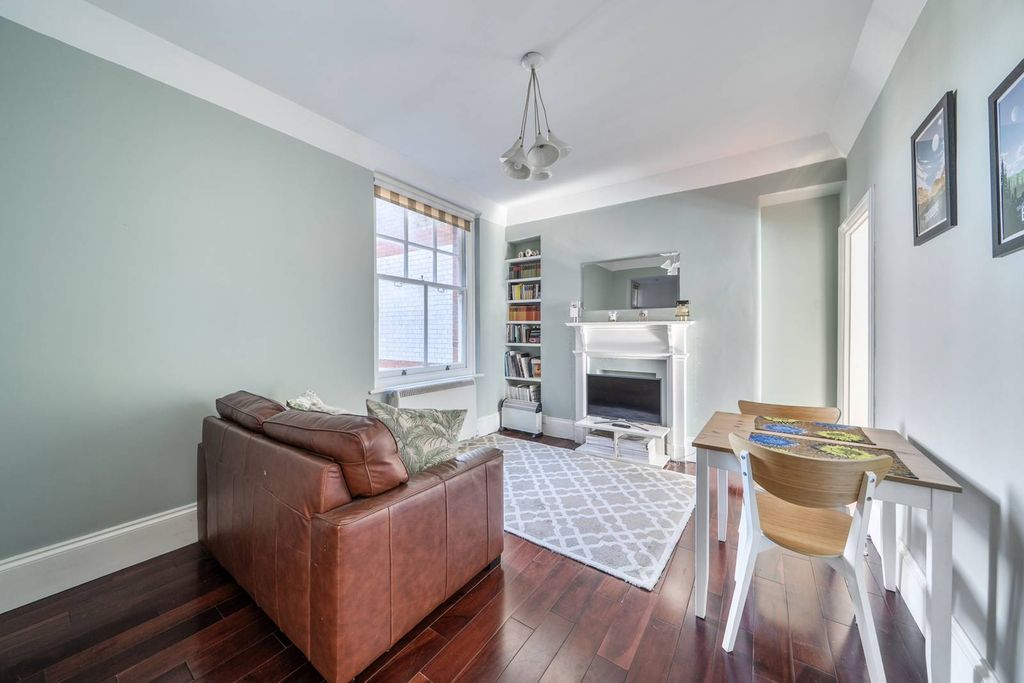 Property photo 2 of 12