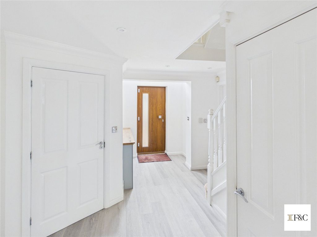 Property photo 3 of 42 Picture No. 27