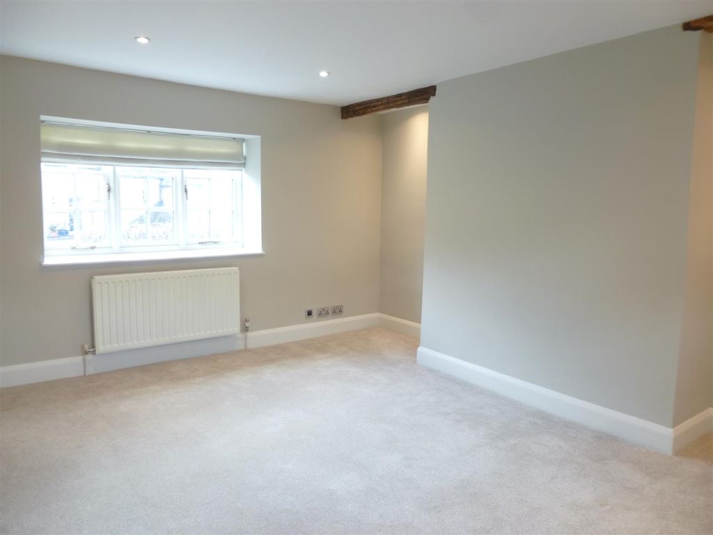 Property photo 3 of 9 Sitting Room