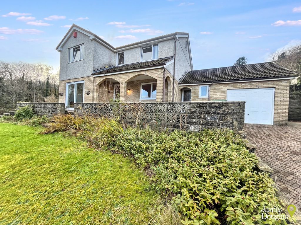 Property photo 1 of 20 Front1 (6)