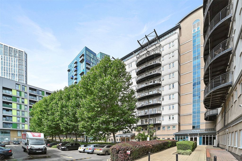 Property photo 1 of 9 Central House, E15