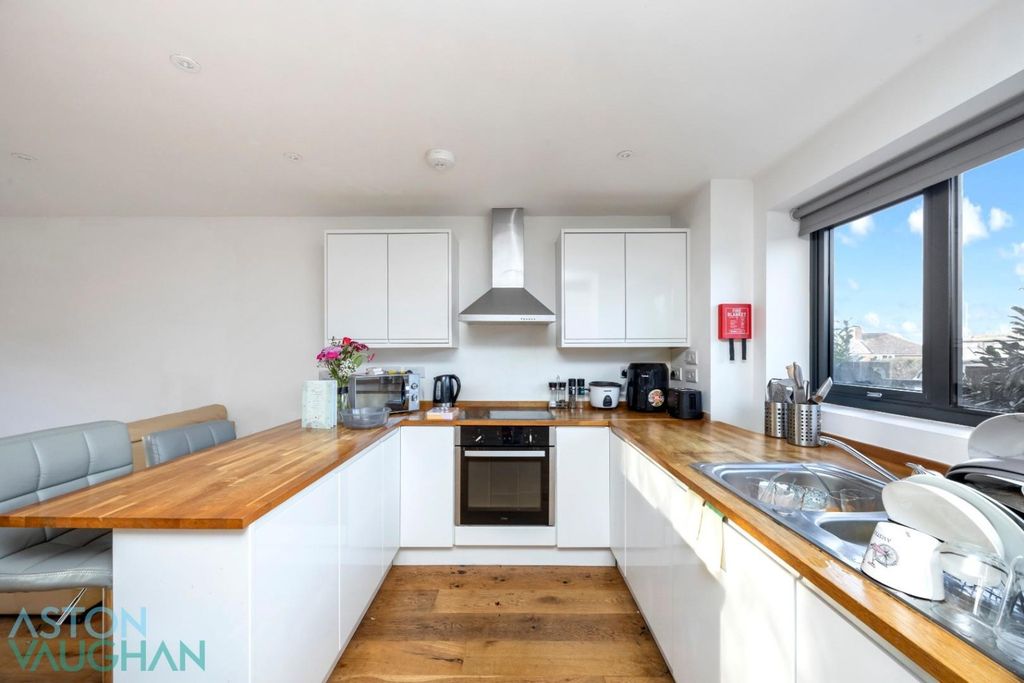 Property photo 2 of 10 4632691