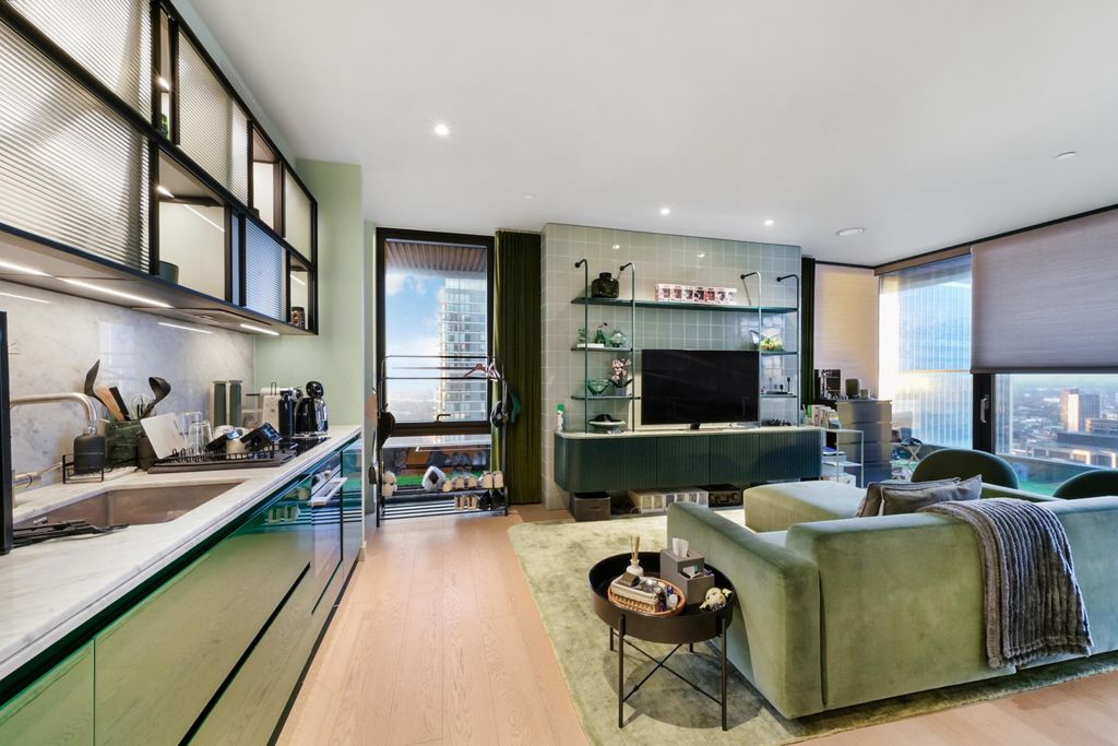 Property photo 2 of 14