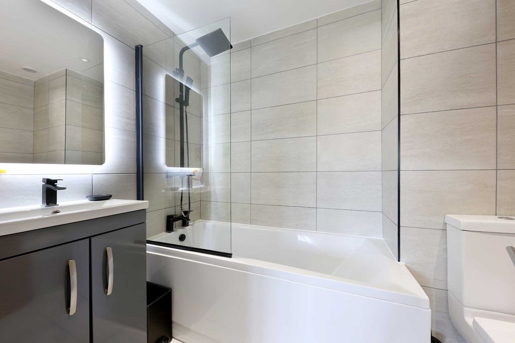 Additional image 14 of 4 bed country house for saleDell Lees, Seer Green, Beaconsfield HP9