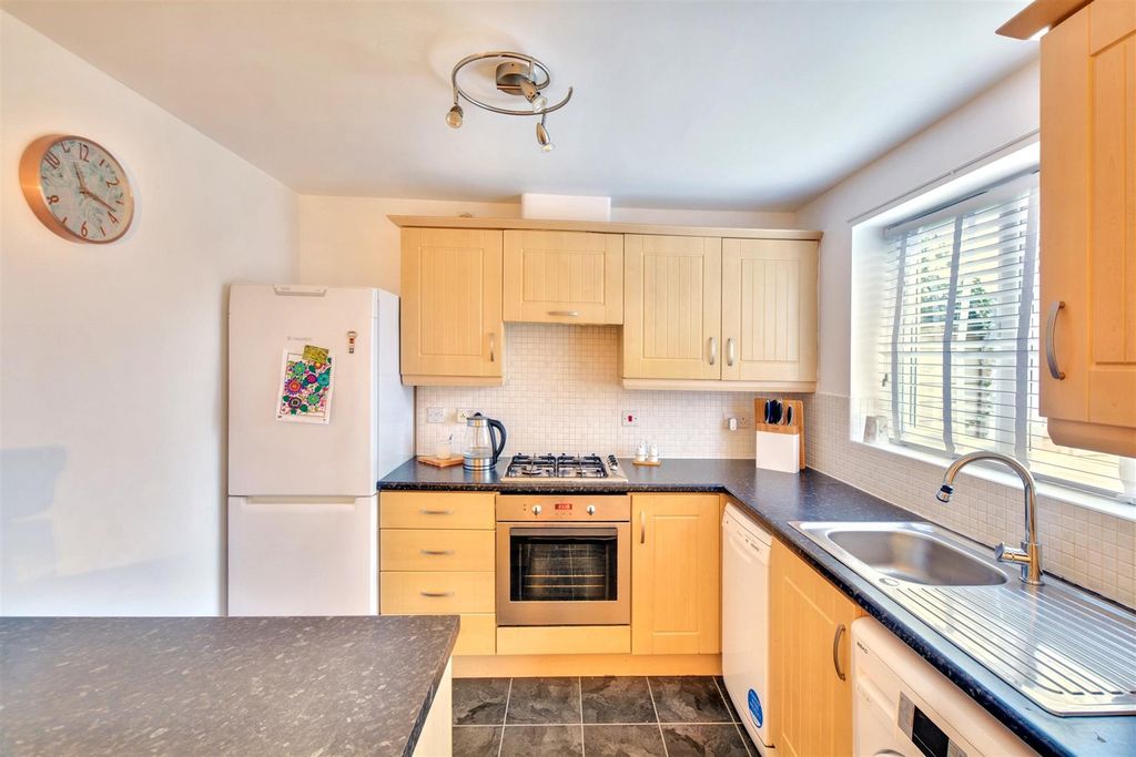 Property photo 3 of 16 Kitchen_3.Jpeg