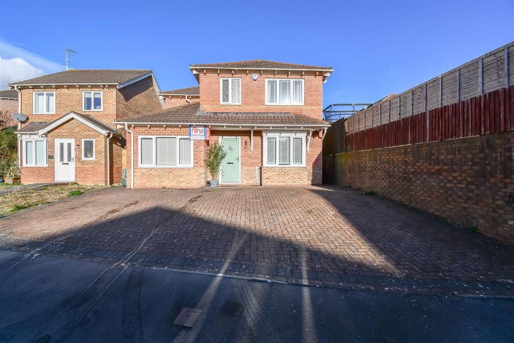 Property photo 1 of 31 Front