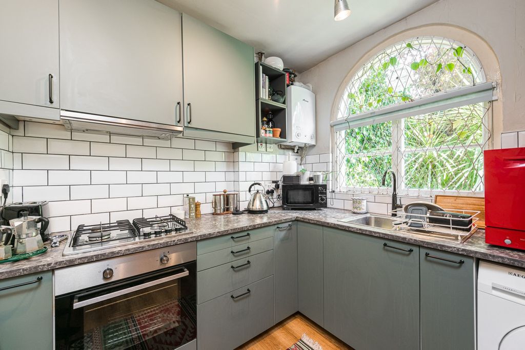 Property photo 3 of 14