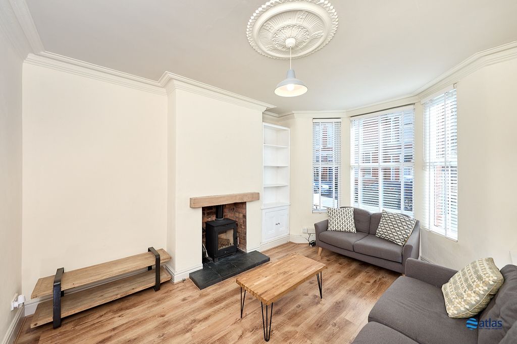 Property photo 2 of 16 Living Space