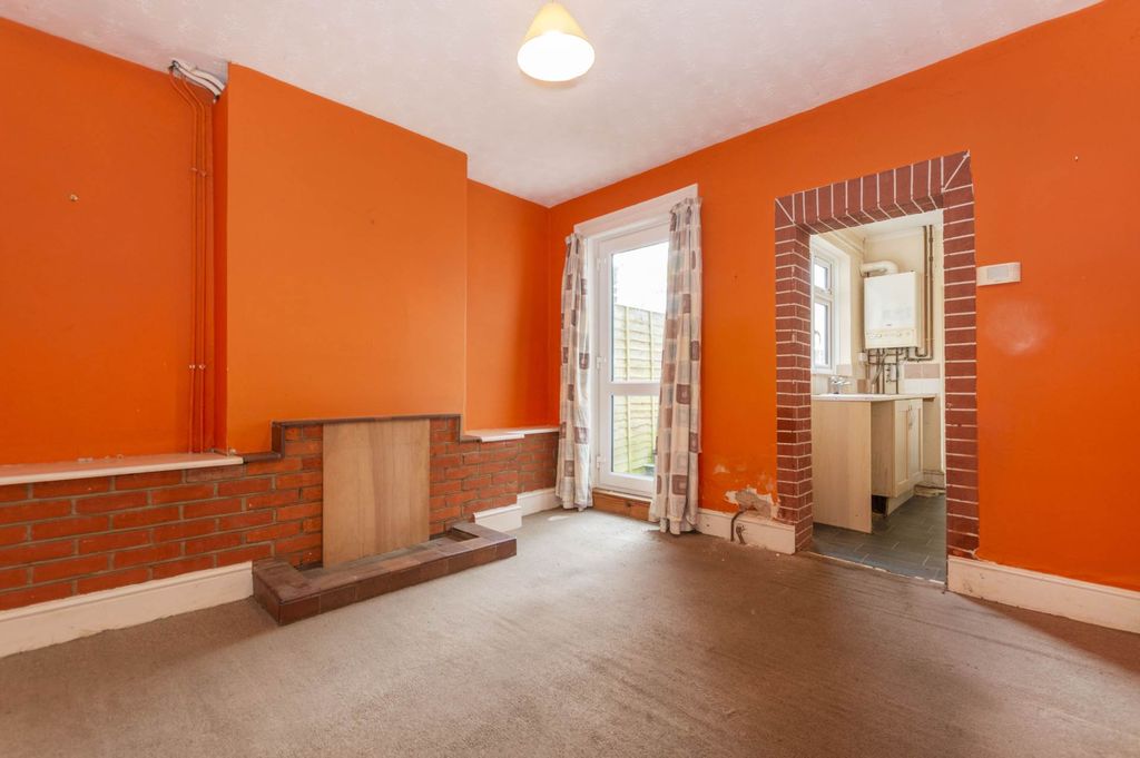 Property photo 3 of 12