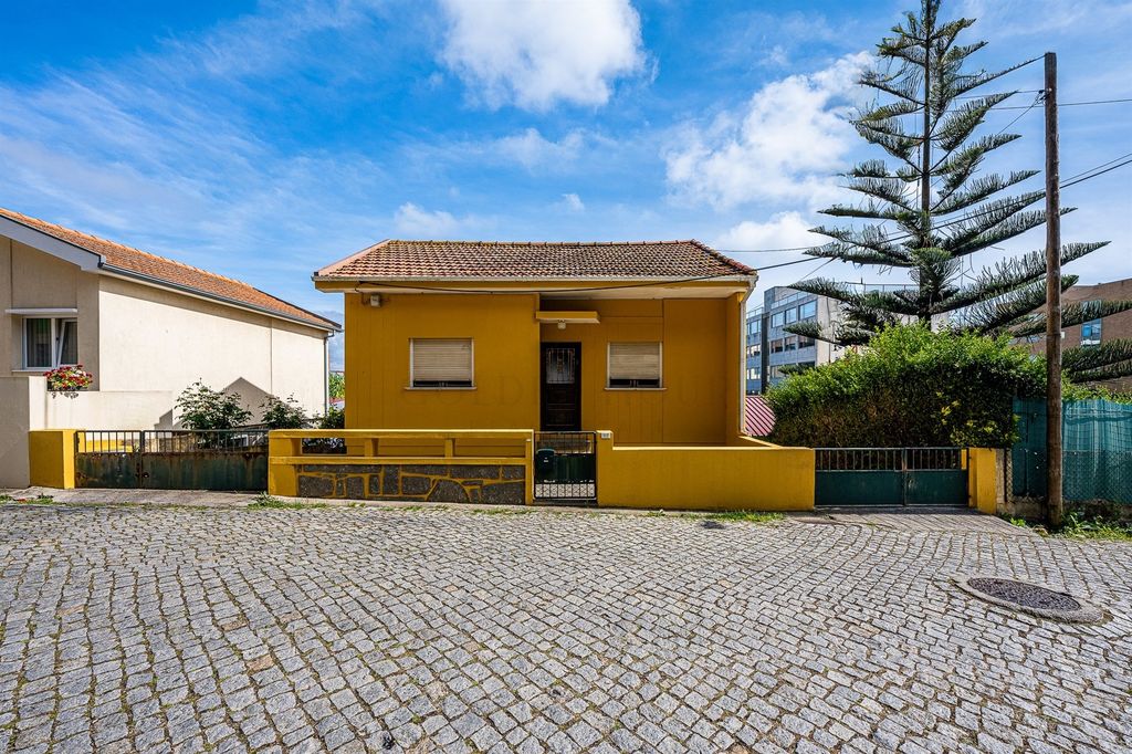 Property photo 1 of 45 House 100 Meters From Lavadores Beach | Exclusive Golden Hour