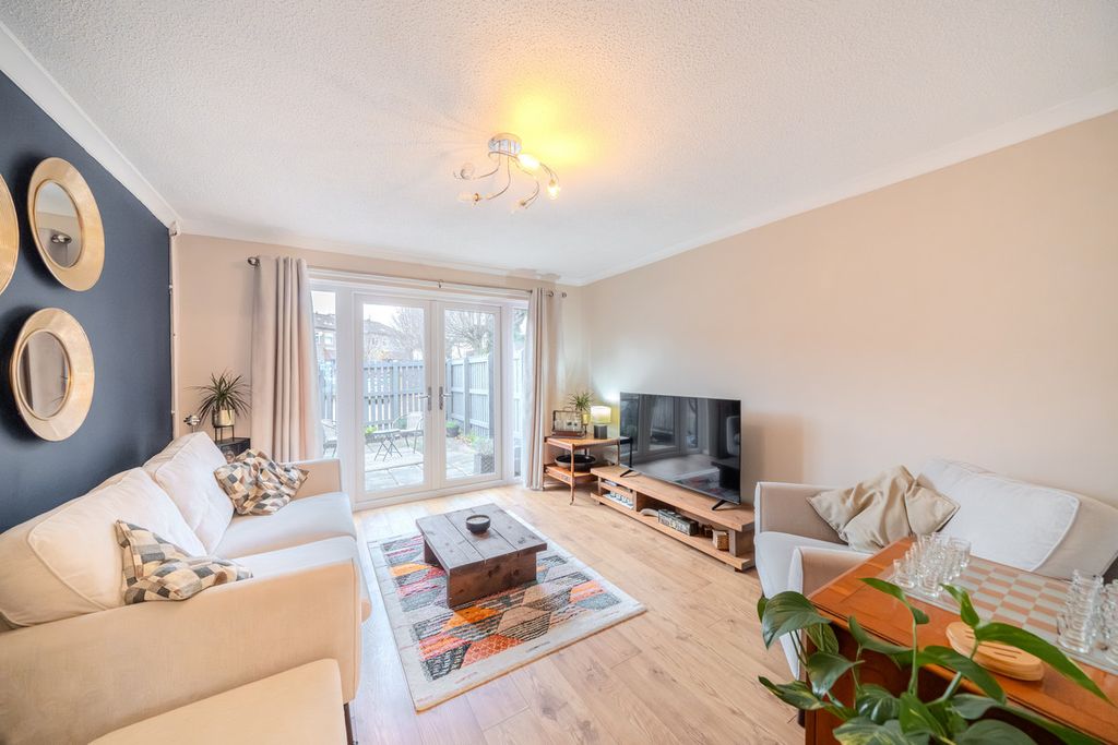 Property photo 3 of 20