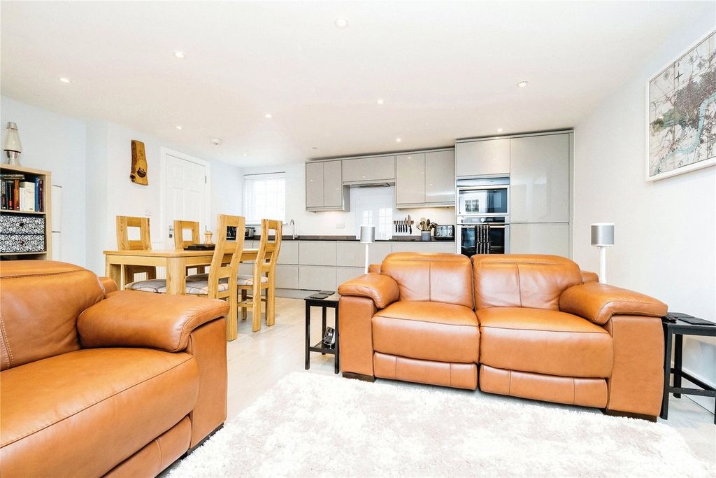 Property photo 3 of 15 Picture No. 06