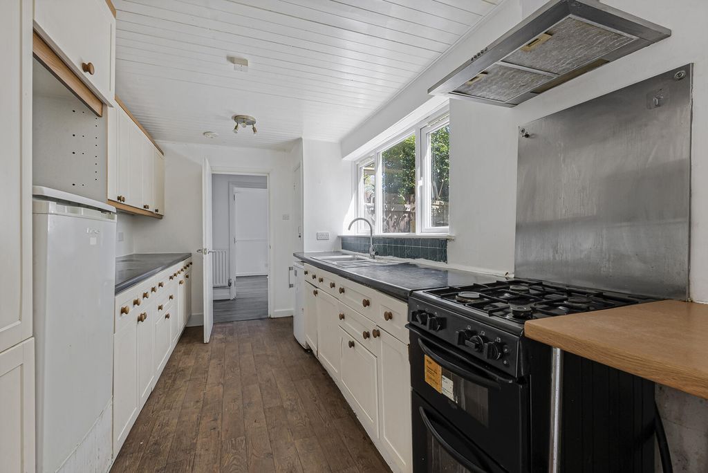 Property photo 3 of 22 Kitchen