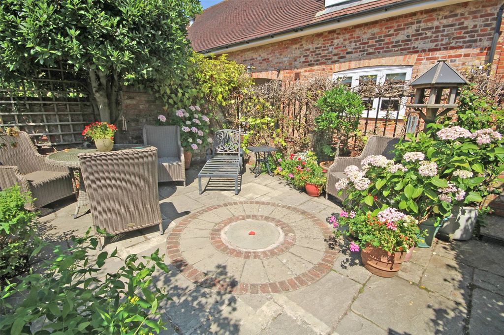 Property photo 2 of 17 Picture No. 12