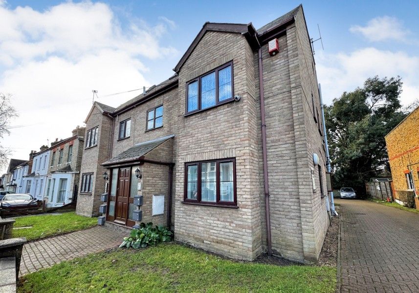 Property photo 2 of 11