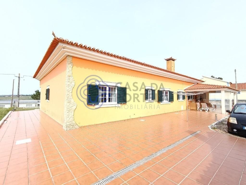 Property photo 2 of 28