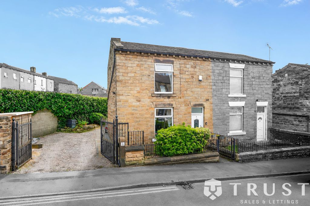 Property photo 1 of 32